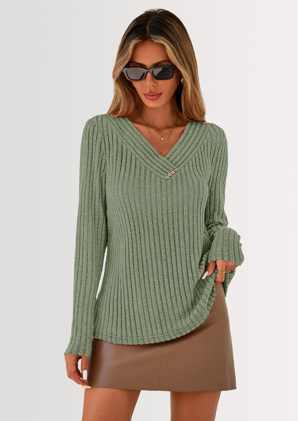 Women's Long Sleeve Shirts Fall Fashion Clothes Casual Ribbed V Neck Loose Tunic Tops Lightweight Sweaters